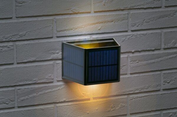 Grundig - Aplica solară de perete cu LED, 3,7 V, 1800 mAh, IP44