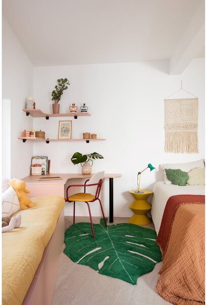 Covor pentru copii verde închis lavabil/țesut manual din bumbac 120x180 cm Monstera Leaf – Lorena Canals