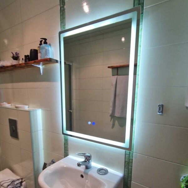 Oglindă de baie cu iluminare LED și funcție anti-ceață Kristalo 60x80 cm