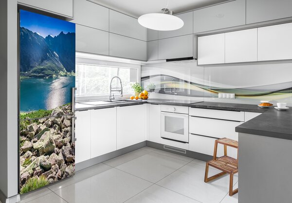 Foto Autocolant pentru piele al frigiderului Negru iaz Tatry