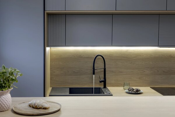 Laveo Pionier, chiuvetă din granit cu 1 cameră 780x500x207 cu scurgere scurtă, negru, LAV-SBR_713T