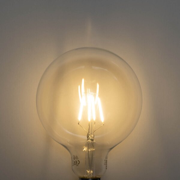 Set de 5 becuri LED E27 cu filament spiralat, cu 3 trepte de intensitate luminoasă, G125 4W 450 lm 2700K
