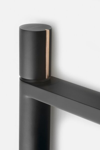 Sapho Sapho, Baterie de lavoar de sine stătătoare KAISA fără priză, înaltă, 235 mm, negru mat-aur roz, ZT091
