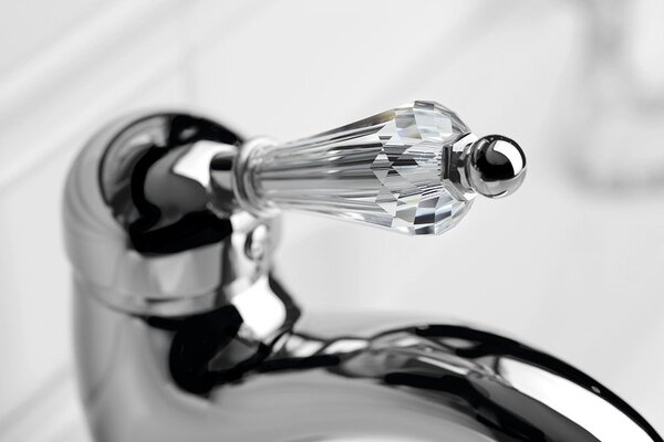 Sapho Sapho, baterie de lavoar de sine stătătoare KIRKÉ CRYSTAL cu priză, pârghie de cristal, crom, KI02KC