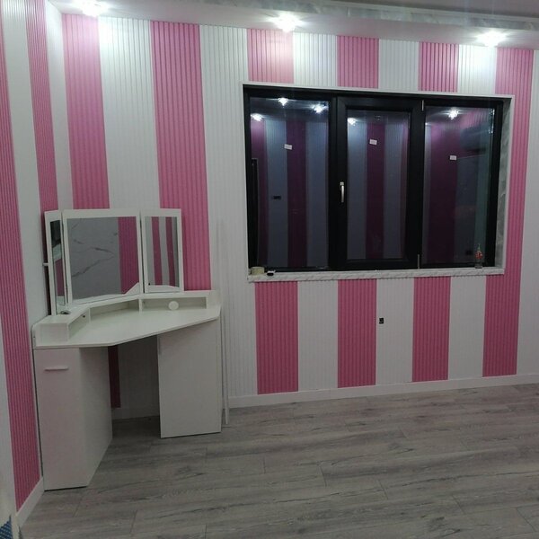 Panoul decorativ din PVC alb cu dimensiuni 15х1х270 cm