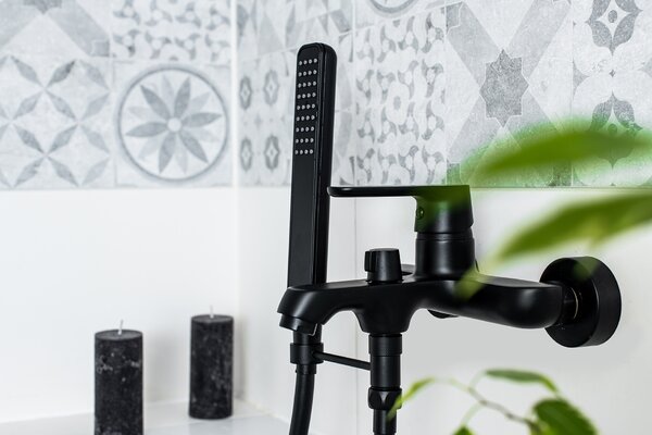 Kuchinox Dima, baterie pentru cada montată pe perete cu deviator de duș ceramic, negru mat, LAV-BQD_710D