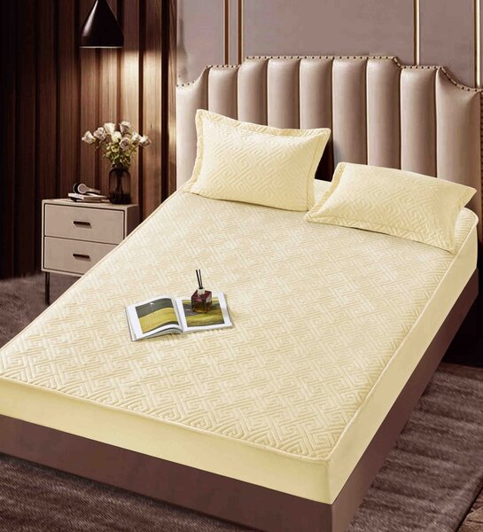 Husa de pat cu elastic + 2 fete perna, catifelate, tip topper, 160 x 200 cm, Crem