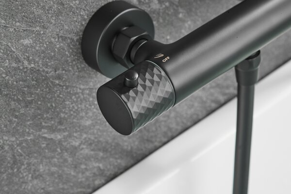 Gamma Gamma, baterie termostatică de duș cu montare pe perete și set de duș manual, negru mat, GMA-BRYPNT-BK