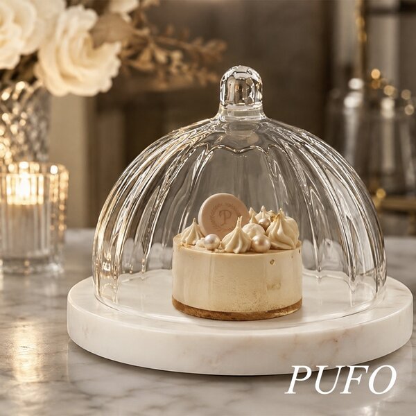Platou elegant cu capac din sticla si marmura pentru prajituri, macarons, fursecuri si dulciuri, clopot decorativ cu maner, Ø 13,5 x 10 cm, alb