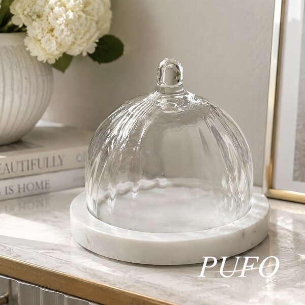 Platou elegant cu capac din sticla si marmura pentru prajituri, macarons, fursecuri si dulciuri, clopot decorativ cu maner, Ø 13,5 x 10 cm, alb