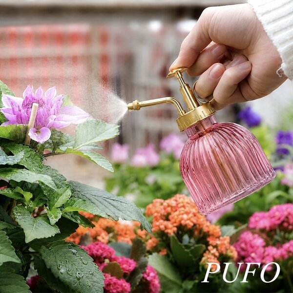 Sticla pentru udarea plantelor Pufo Elegant, pulverizator decorativ pentru interior, 200 ml, roz