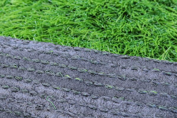 Gazon Artificial Sri Lanka, Inaltime Fir 40 mm, Latime 1m, Marime 100 x 100 cm, Verde, Antialergic, Polipropilena, Curte, Terasa, Balcon, Piscina, Loc