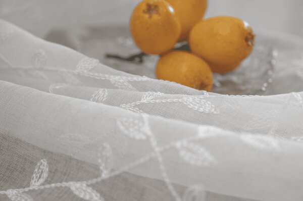 Draperie VINTORA cu model de frunze 140x250 cm Agatat: Inele metalice