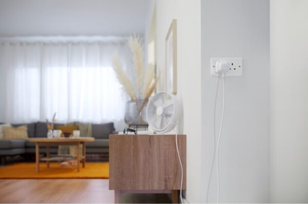 Priză inteligentă F 2300W + contor de energie Wi-Fi WiZ