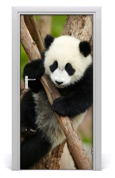 Autocolante pentru usi Panda într-un copac