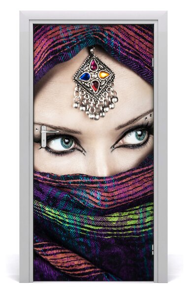 Autocolante pentru usi femeie indiană