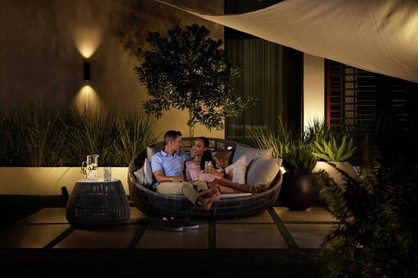Philips 17463/30/P7 - LED RGB Lampă exterior Hue APPEAR 2xLED/8W/230V IP44