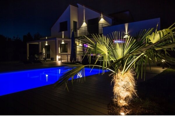 Aplică LED de exterior 2xLED/3W/230V IP54 neagră
