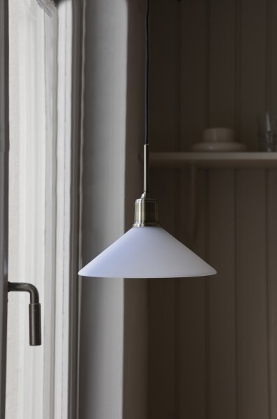 Lustră pe cablu Markslöjd 108867 VELA 1xE27/40W/230V alamă/alb