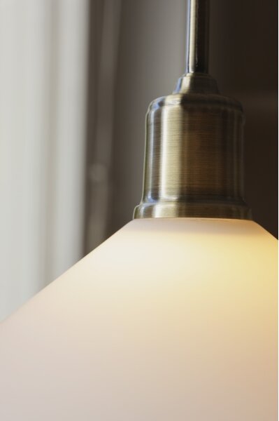 Lustră pe cablu Markslöjd 108867 VELA 1xE27/40W/230V alamă/alb