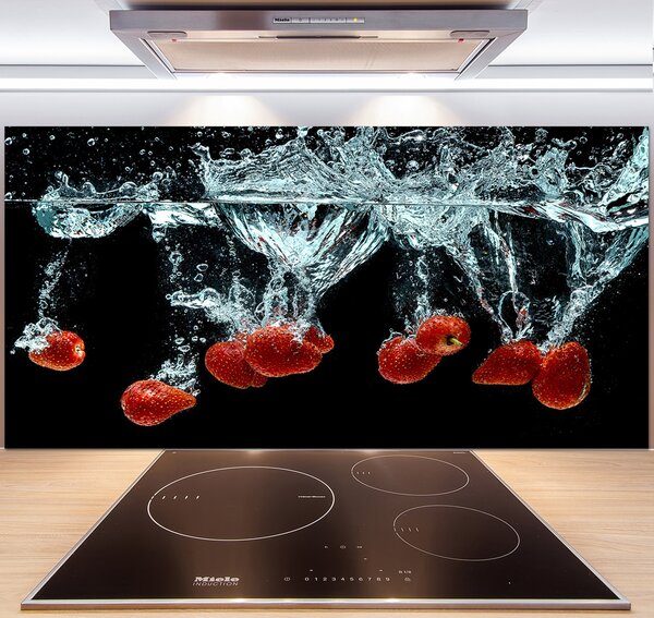 Panou sticlă bucătărie Căpșune sub apă
