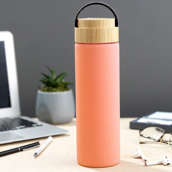 Sticla termos metalica Pufo Traveler cu capac etans din bambus, izoterm, 500 ml, roz
