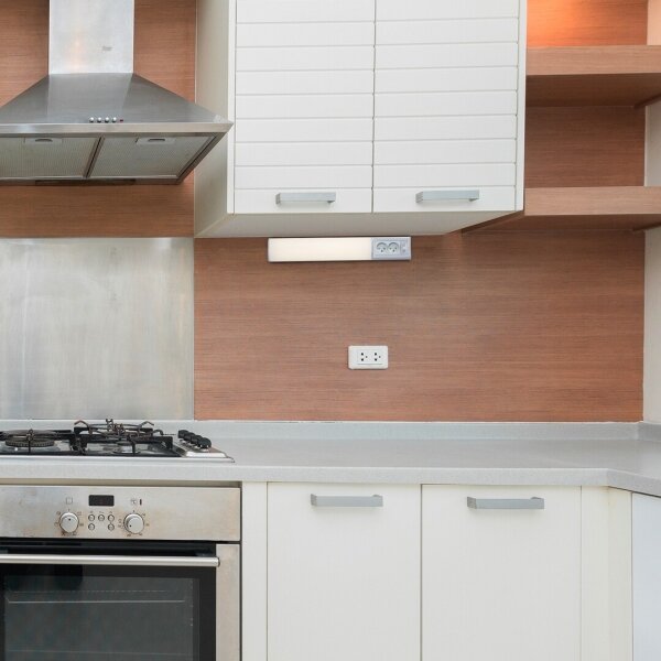 Corp de iluminat LED cu prize pentru corpuri de bucătărie Rabalux 78040 BATH 2E LED/10W/230V 4000K 50 cm alb