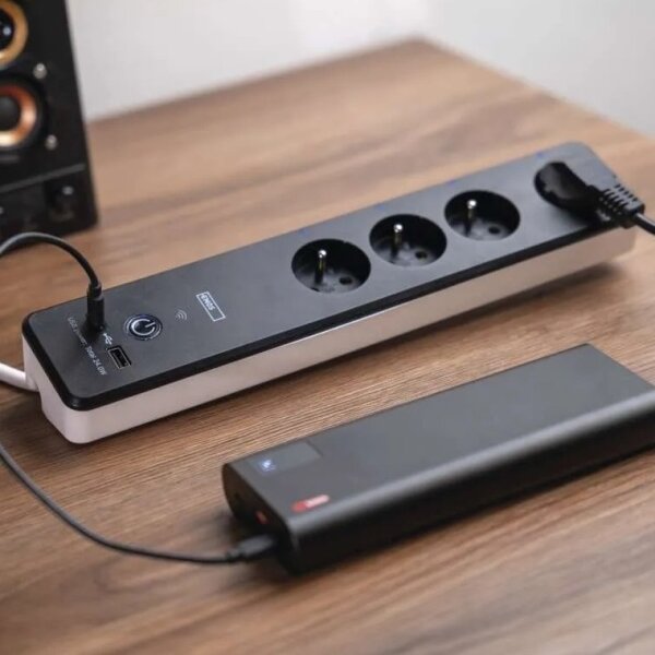 Prelungitor inteligent cu întrerupător GoSmart 4Z + 1xUSB-A + 1xUSB-C 2 m Wi-Fi Tuya