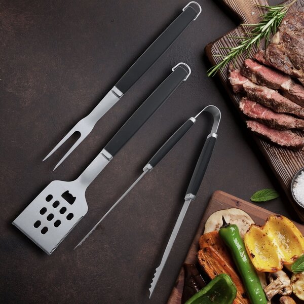 Set 3 ustensile pentru gratar Pufo din otel inoxidabil– cleste, spatula si furculita BBQ