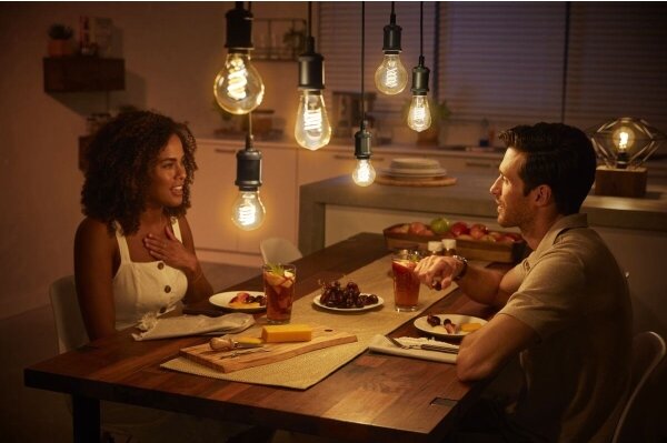 LED Bec dimmabil Philips Hue WHITE FILAMENT G125 E27/7W/230V 2100K