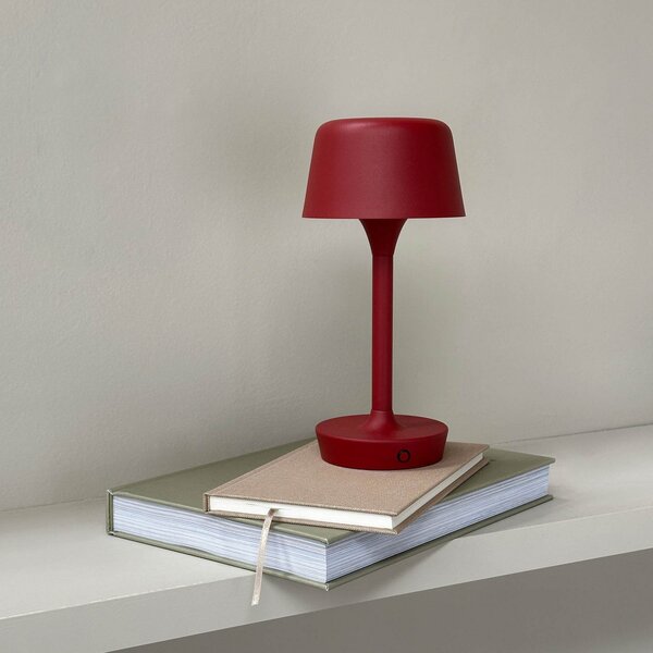 Dyberg Larsen Lampă de masă cu LED reîncărcabilă Flow, roșu, înălțime 25 cm, reglabil, Roșu, Camera de zi / sufragerie, Metal, Scandinavă