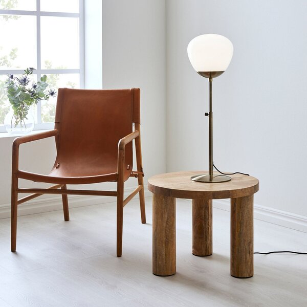 Markslöjd Rise lampă de masă, înălțime 75 cm, alamă antică, fier, sticlă, Auriu / Alamă, Camera de zi / sufragerie, Metal