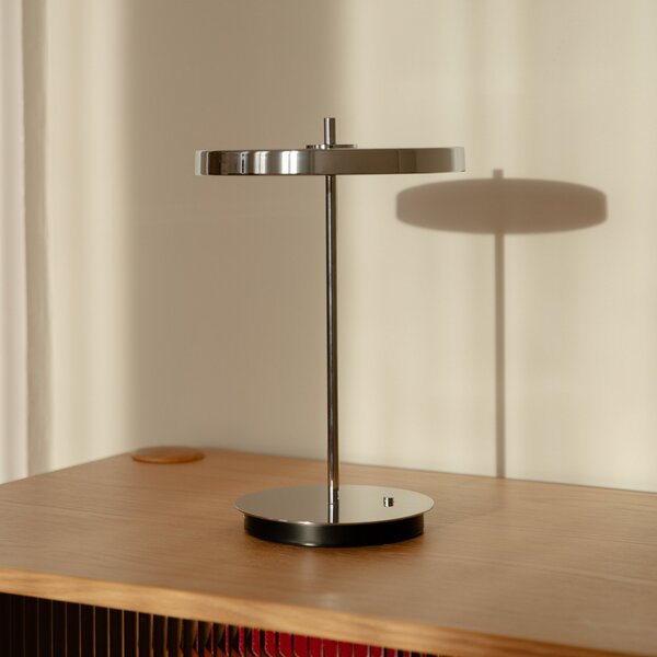 UMAGE Lampă de masă LED reîncărcabilă Asteria Move, oțel lustruit, 31 cm, reglabil, Metalic, Camera de zi / sufragerie, Metal, Design