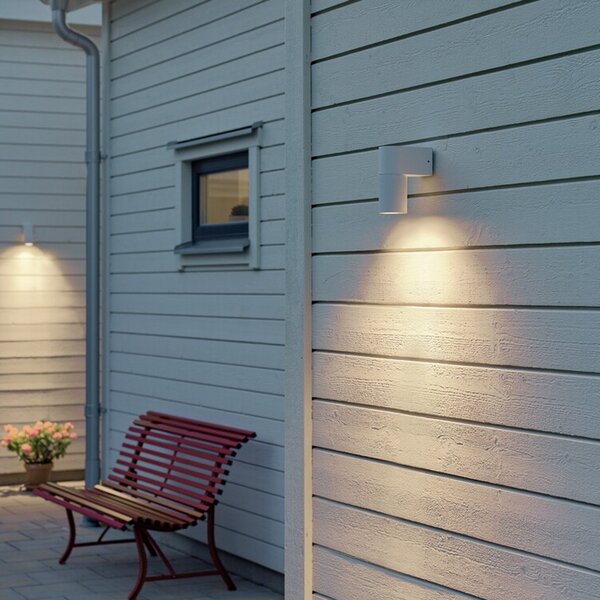 Konstsmide Lampă de perete pentru exterior Temi, alb, lățime 11 cm, aluminiu, reglabil, Alb, Aluminiu, Modern
