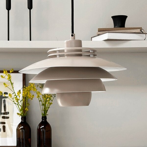 Dyberg Larsen Lampă suspendată Ejka mini, bej, Ø 30 cm, metal, reglabil, Bej, Camera de zi / sufragerie, Metal, Design