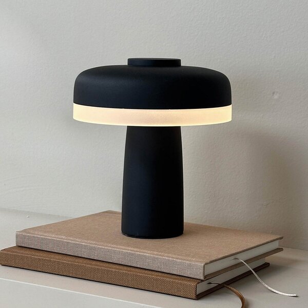 Dyberg Larsen Lampă de masă reîncărcabilă cu LED Porter, negru, 16 cm, reglabil, Negru, Camera de zi / sufragerie, Metal, Scandinavă
