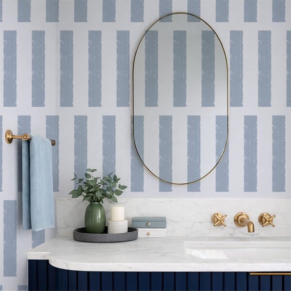 Tapet Dungi verticale albastre deschise pe un fundal deschis, Tapet unic, a01189v2 : Uwalls.ro