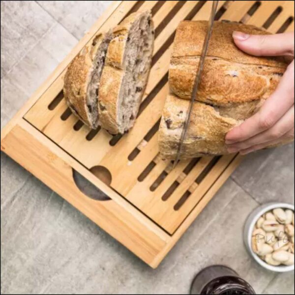 Tocator Pufo Bread Bamboo Board din bambus pentru paine cu tavita, 37 x 22 cm- design practic si elegant pentru bucatarie
