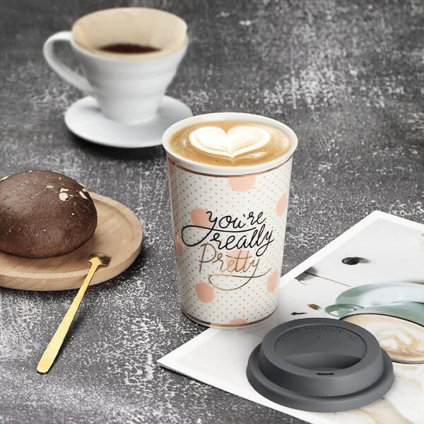 Cana ceramica de voiaj Pufo pentru cafea cu capac din silicon, 415 ml, model You're pretty