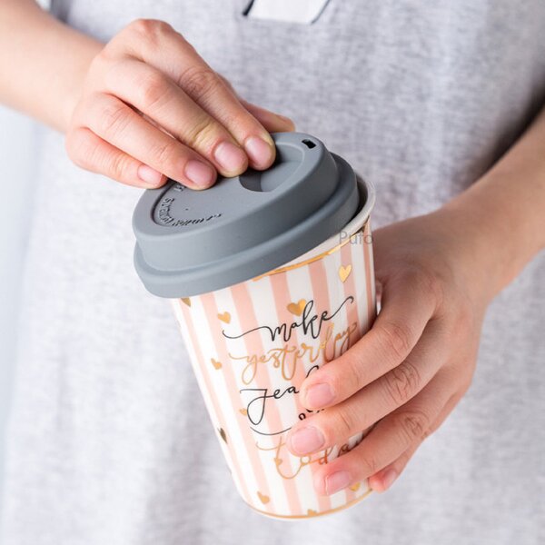 Cana ceramica de voiaj Pufo pentru cafea cu capac din silicon, 415 ml, model Make jealous