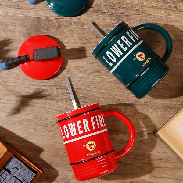 Cana cu capac din ceramica si lingurita Pufo Stop Fire pentru cafea sau ceai, 400 ml, verde