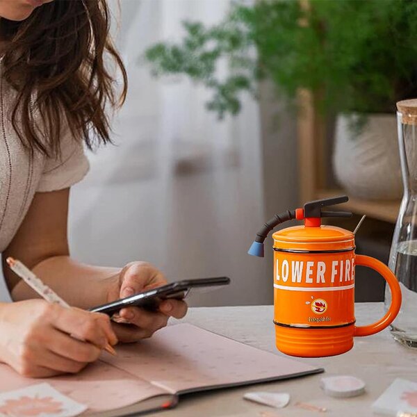 Cana cu capac din ceramica si lingurita Pufo Stop Fire pentru cafea sau ceai, 400 ml, portocaliu