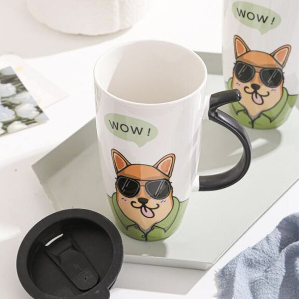 Cana inalta din ceramica cu capac Pufo Stylish, pentru cafea sau ceai, 450 ml- eleganta, practica si perfecta pentru birou