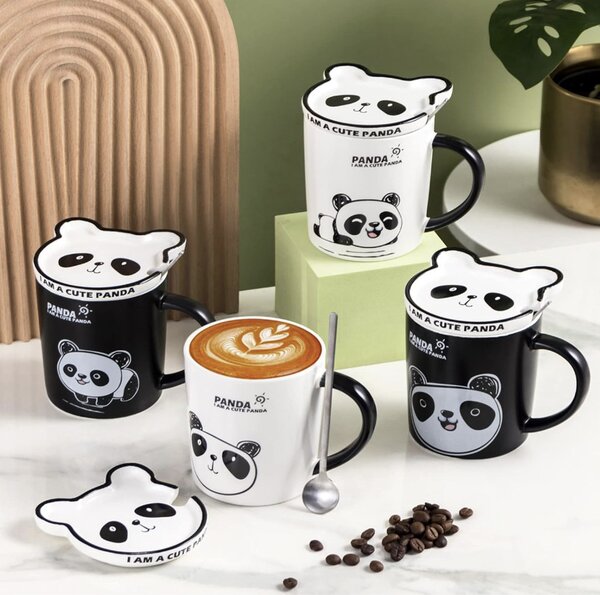 Cana cu capac din ceramica si lingurita Pufo Baby Panda pentru cafea sau ceai, 300 ml- adorabila si practica