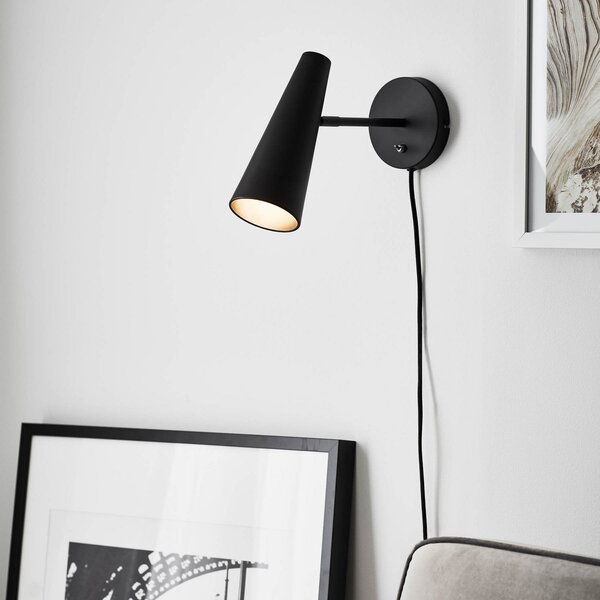 Markslöjd Peak spot perete, 1 bec, negru, Negru, Camera de zi / sufragerie, Metal, Modern, Soclu de perete jos