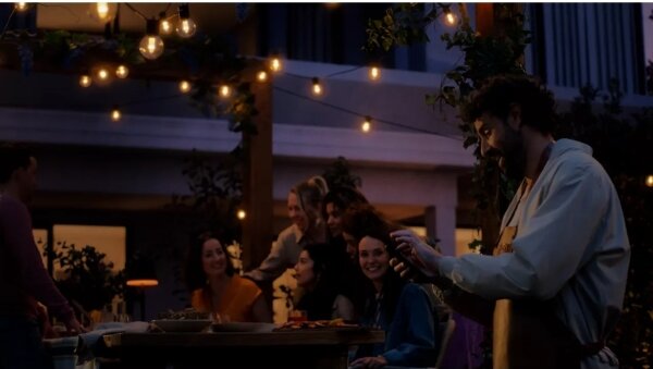 Philips Hue FESTAVIA - Ghirlandă LED RGBW pentru exterior, 10 x LED, 7 m, IP65, cu intensitate reglabilă