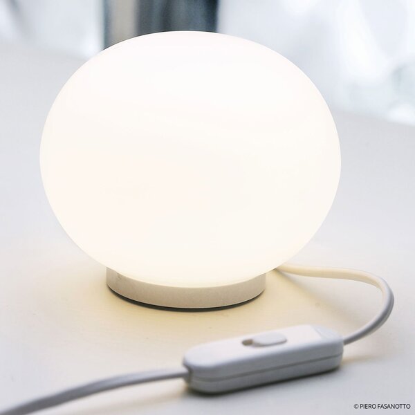 FLOS Mini Glo-Ball T - lampă de masă sferică, Alb, Camera de zi / sufragerie, Sticlă, Design, glob