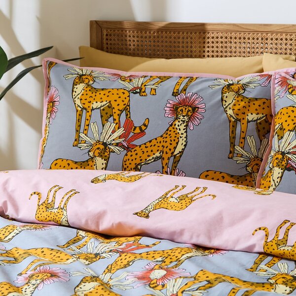 Lenjerie de pat roz-gri din bumbac pentru pat dublu, extinsă 230x220 cm Untamed Cheetah – Their Nibs