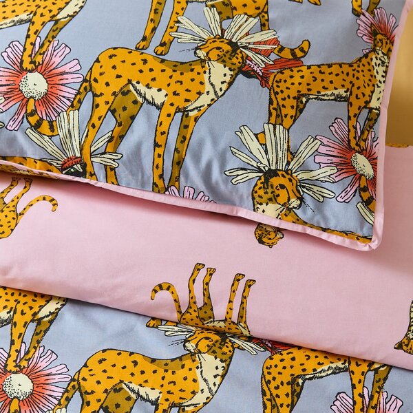 Lenjerie de pat roz-gri din bumbac pentru pat dublu, extinsă 230x220 cm Untamed Cheetah – Their Nibs