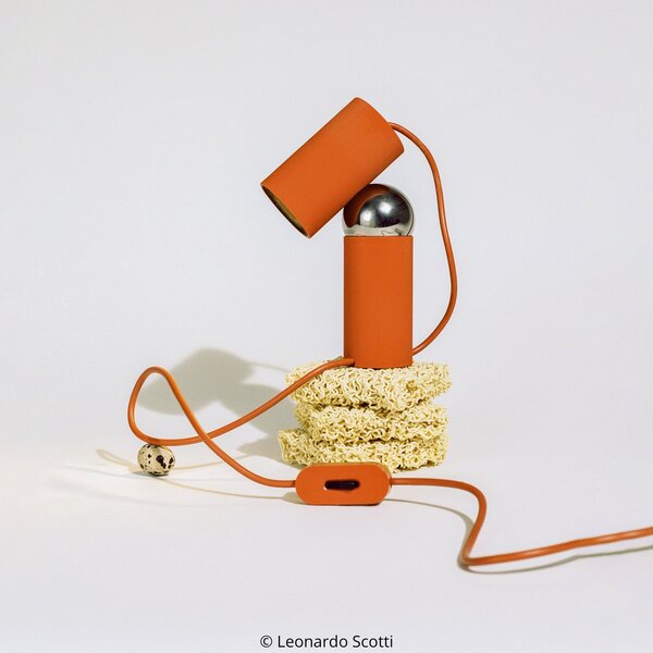 FLOS Lampa de masă Bilboquet, roșie, rotativă, LED GU10, Roșu, Camera de zi / sufragerie, Plastic, Design